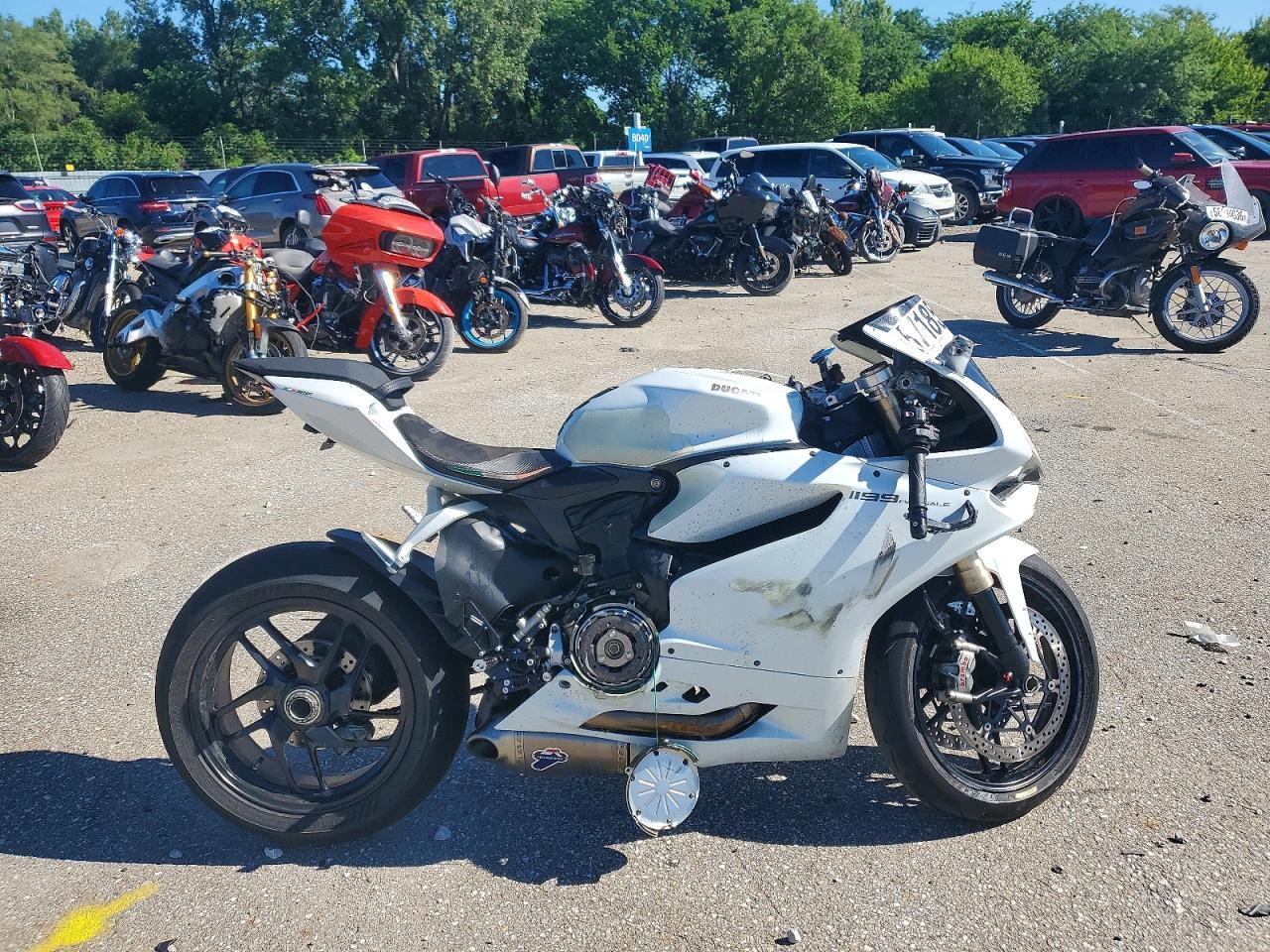 2013 DUCATI SUPERBIKE