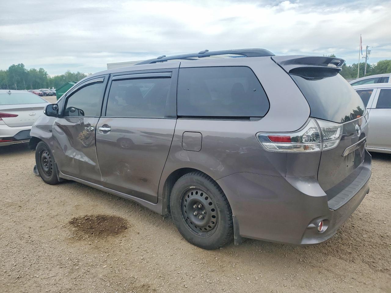2014 TOYOTA SIENNA
