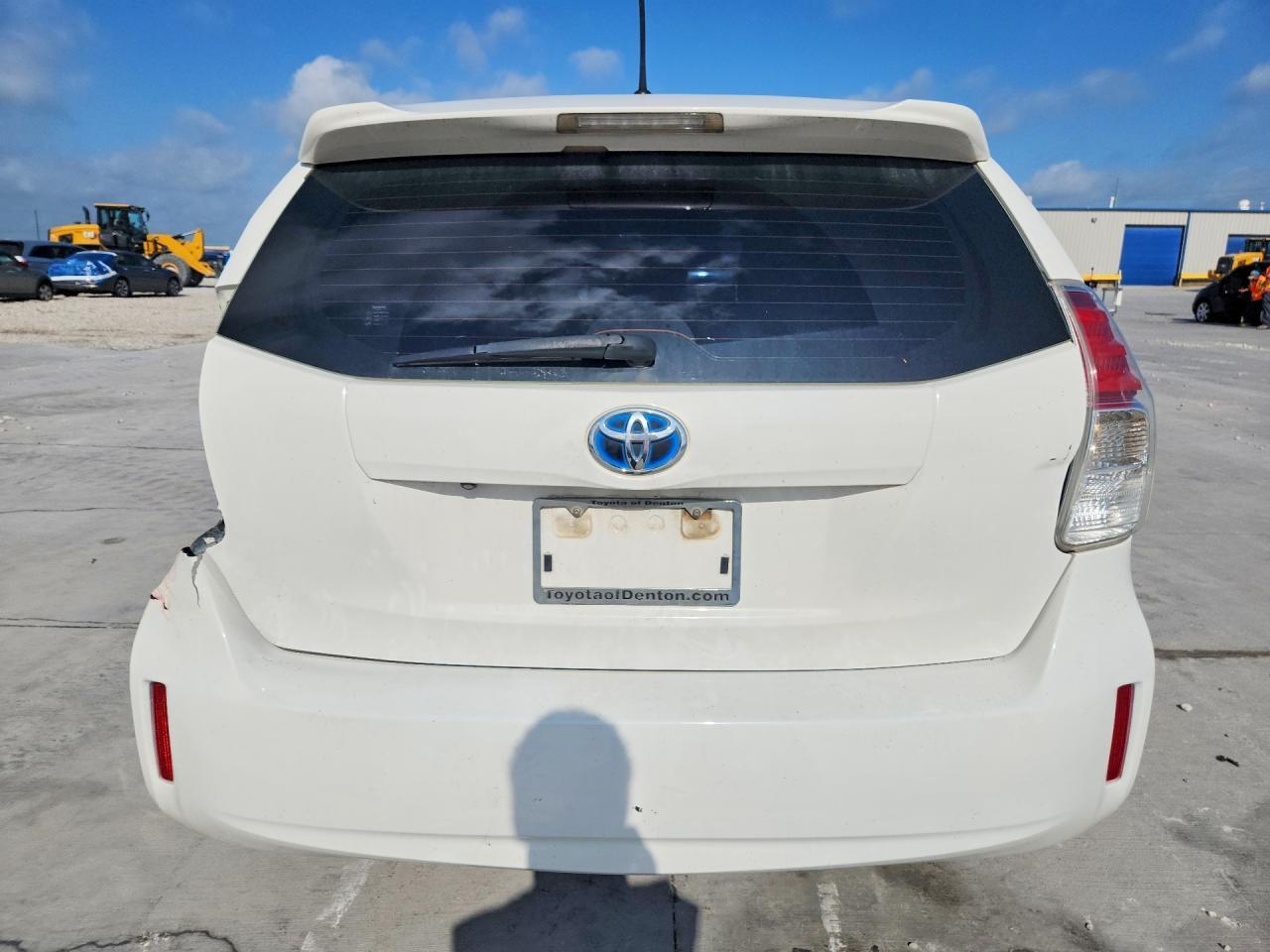 2016 TOYOTA PRIUS V