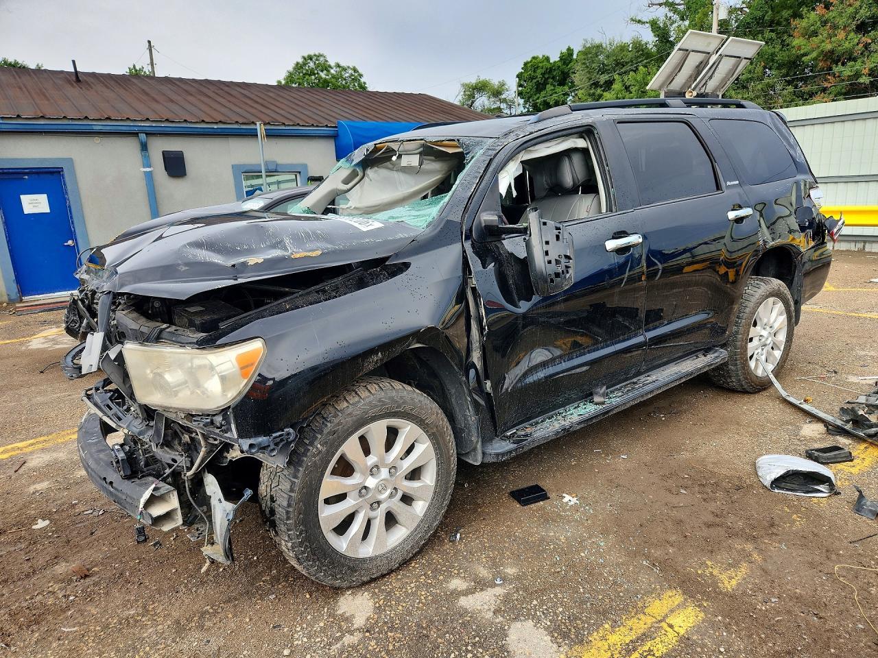 2013 TOYOTA Sequoia