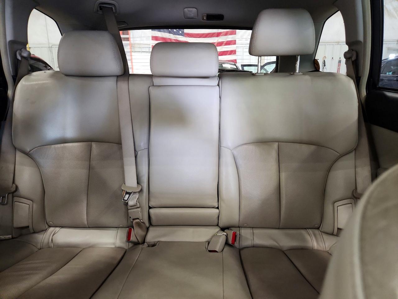 2010 SUBARU Outback