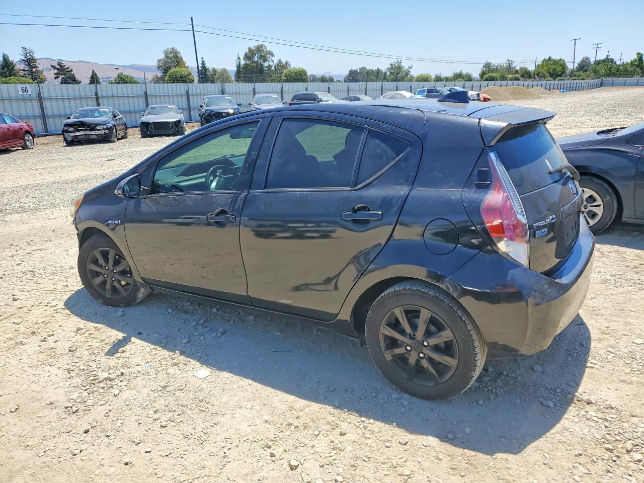 2016 TOYOTA Prius c