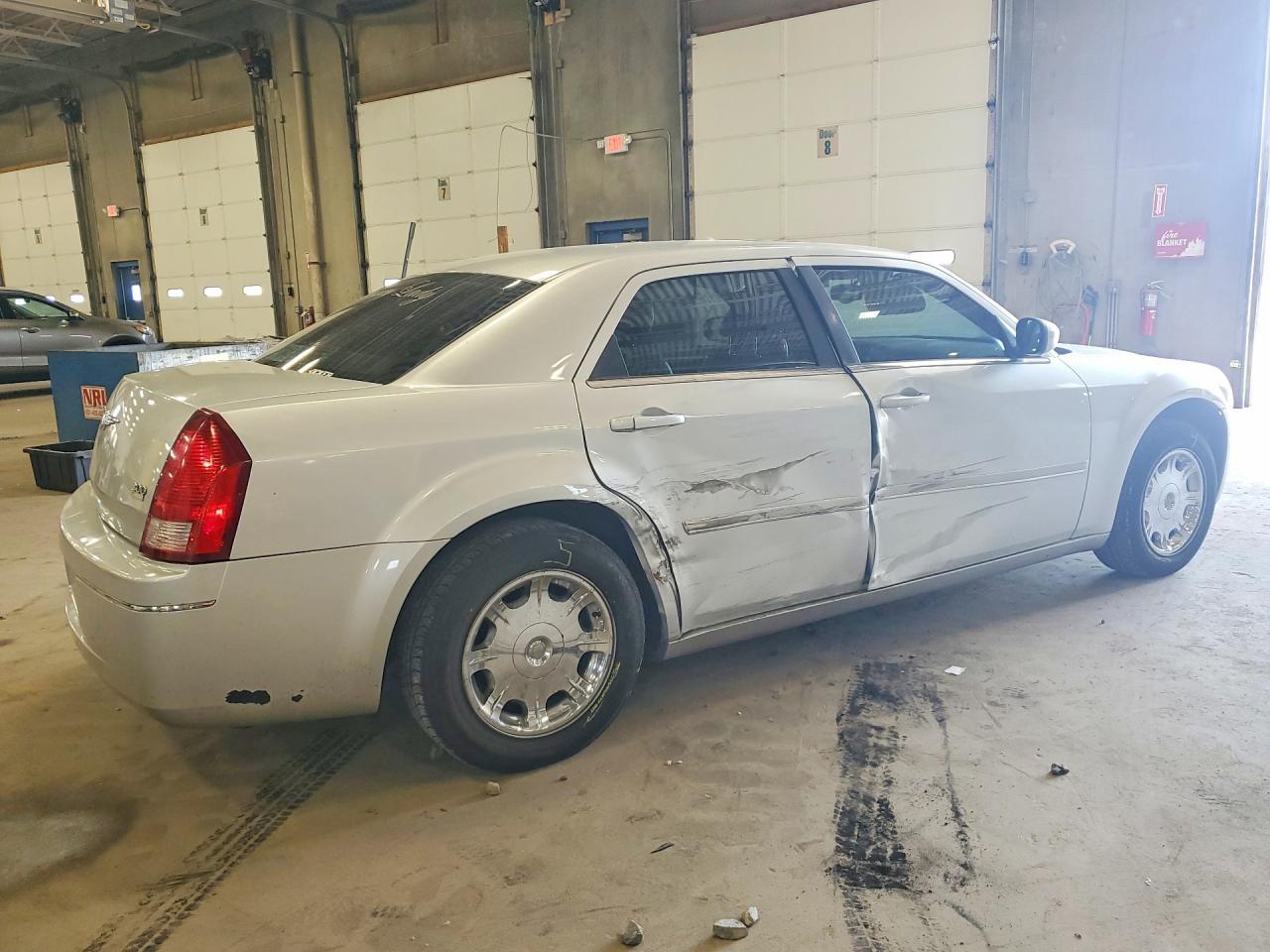 2005 CHRYSLER 300