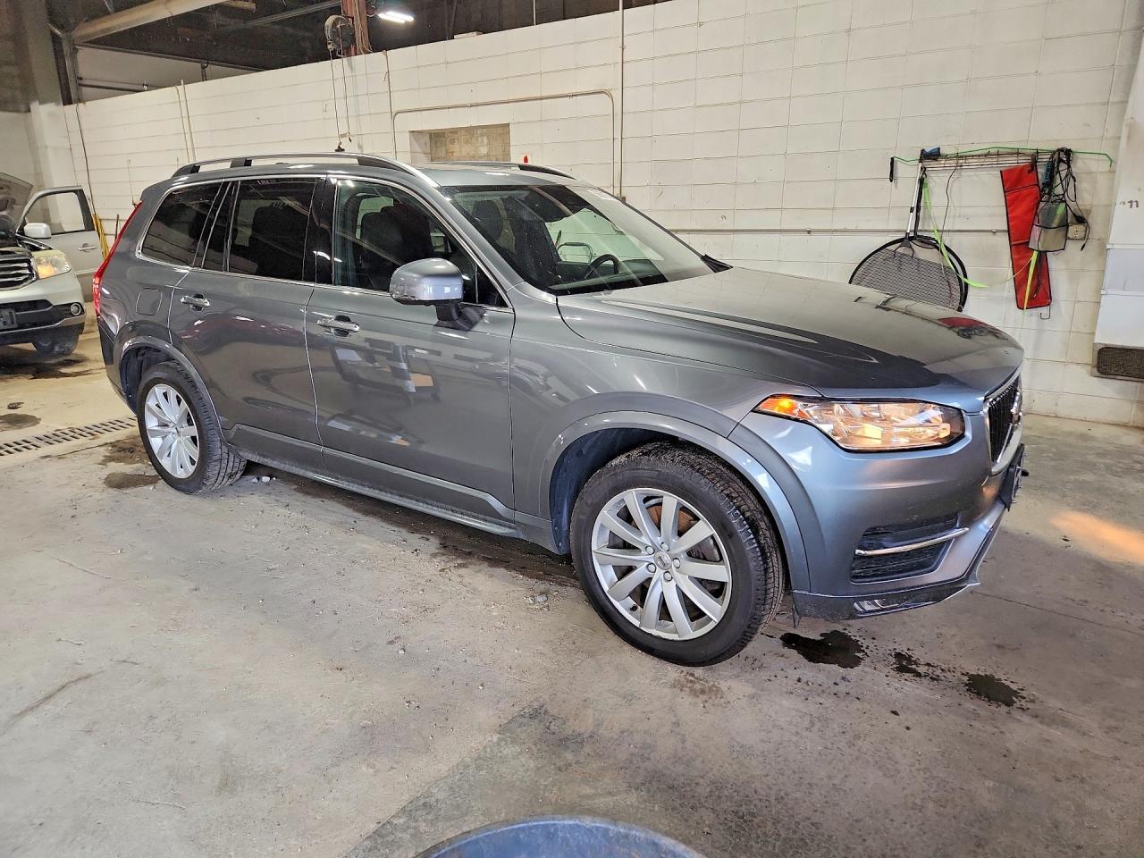 2016 VOLVO XC90