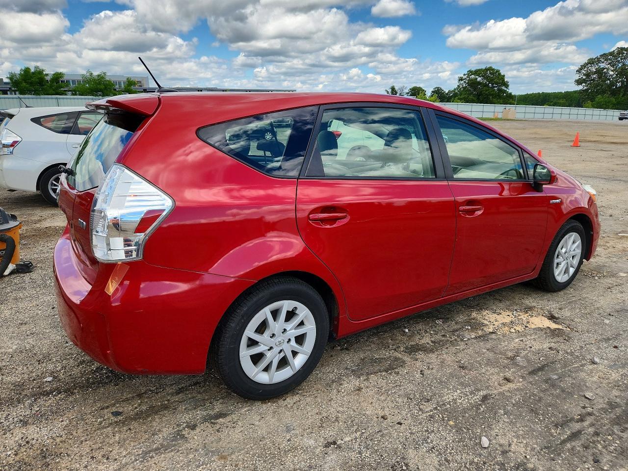 2014 TOYOTA PRIUS V