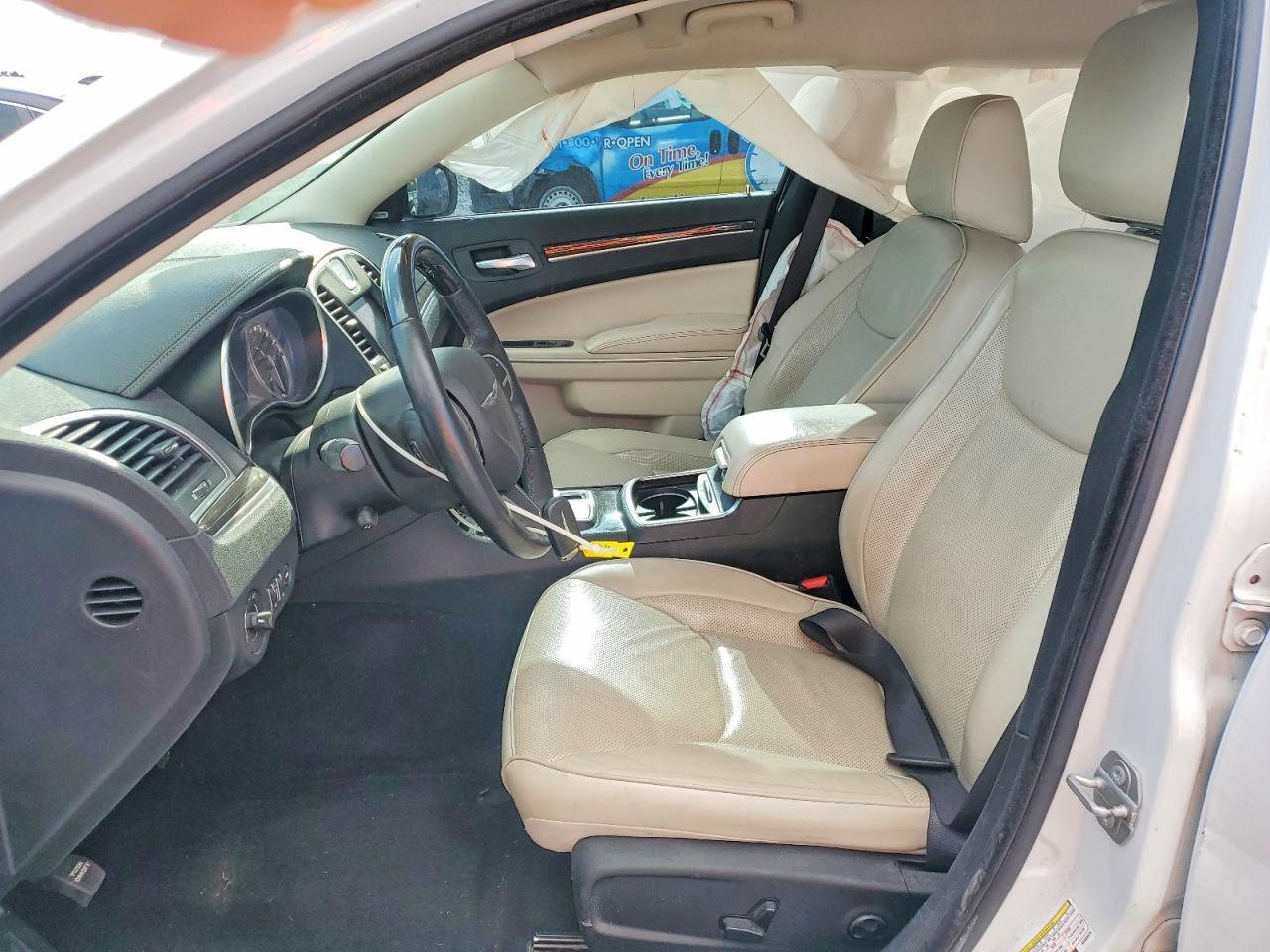 2019 CHRYSLER 300