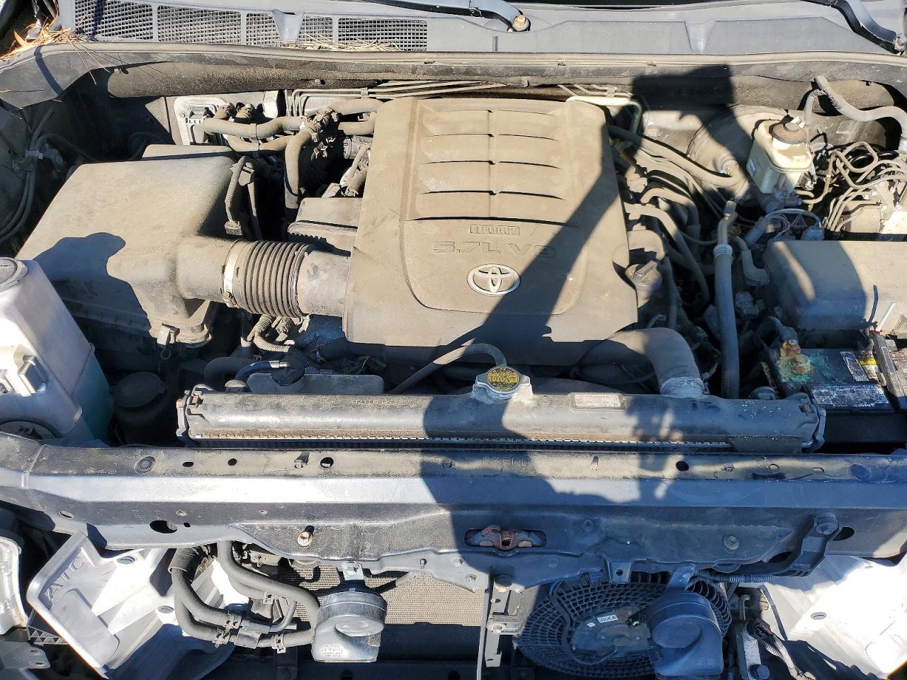 2011 TOYOTA Sequoia