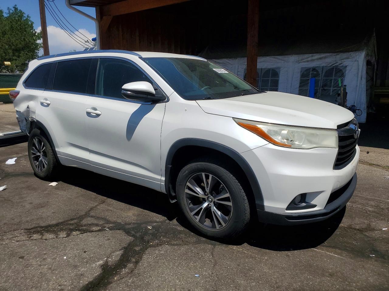 2016 TOYOTA HIGHLANDER