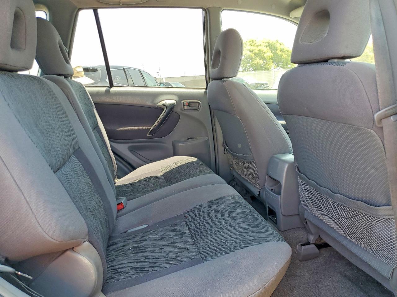 2002 TOYOTA RAV4