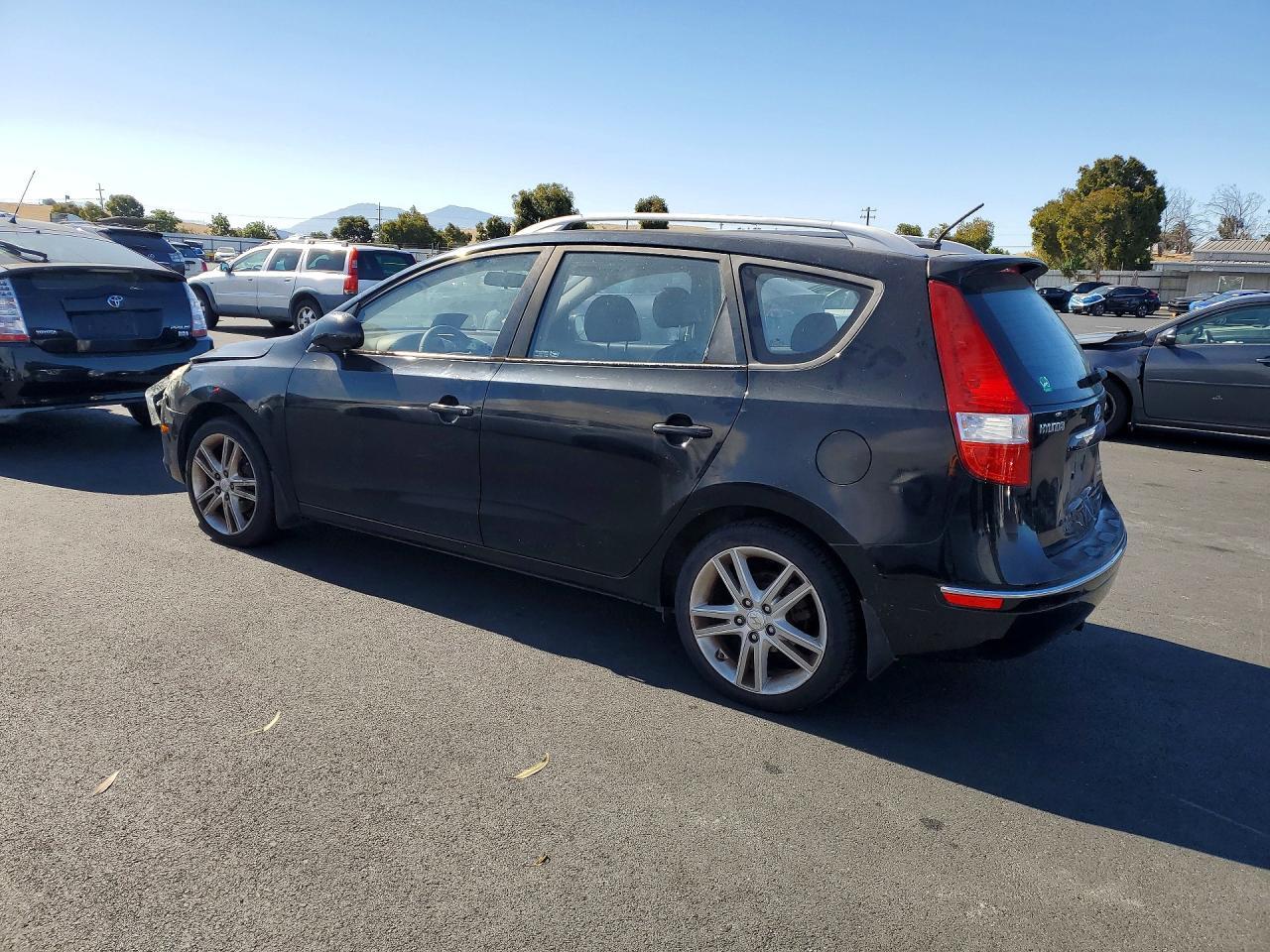 2011 HYUNDAI ELANTRA