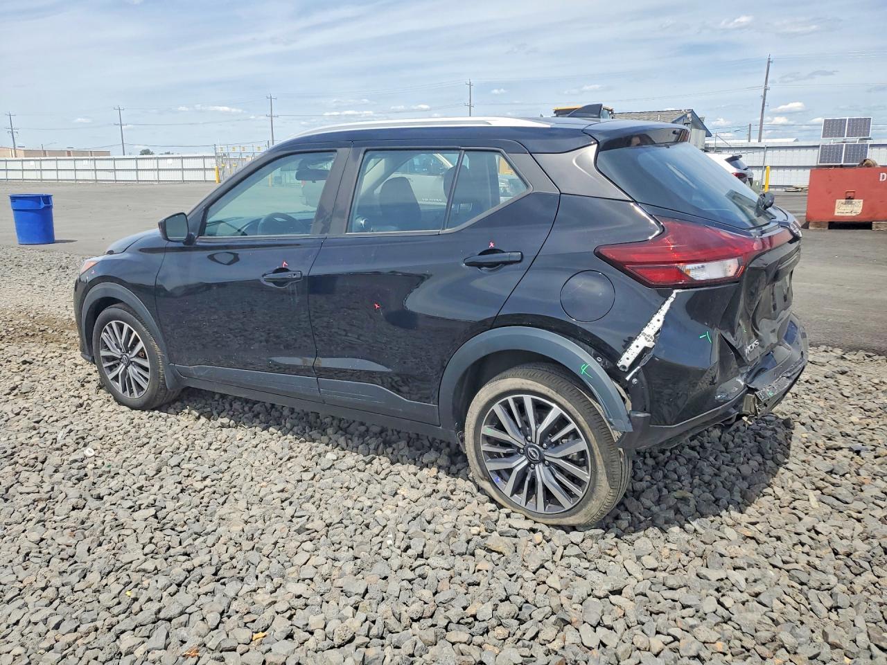 2023 NISSAN KICKS