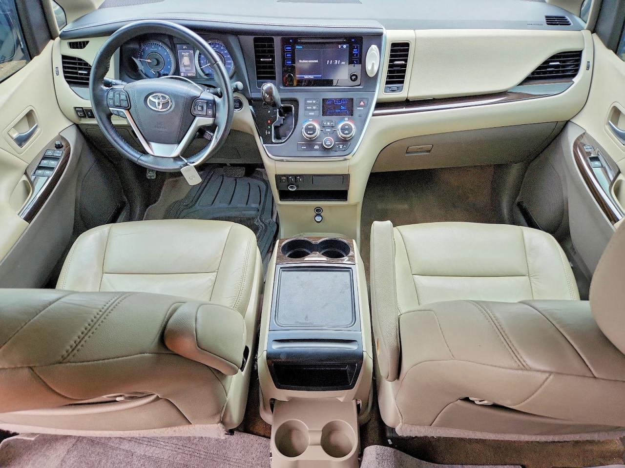2017 TOYOTA SIENNA