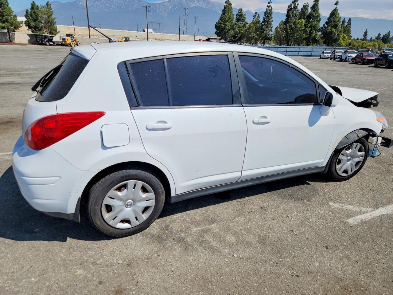 2011 NISSAN VERSA