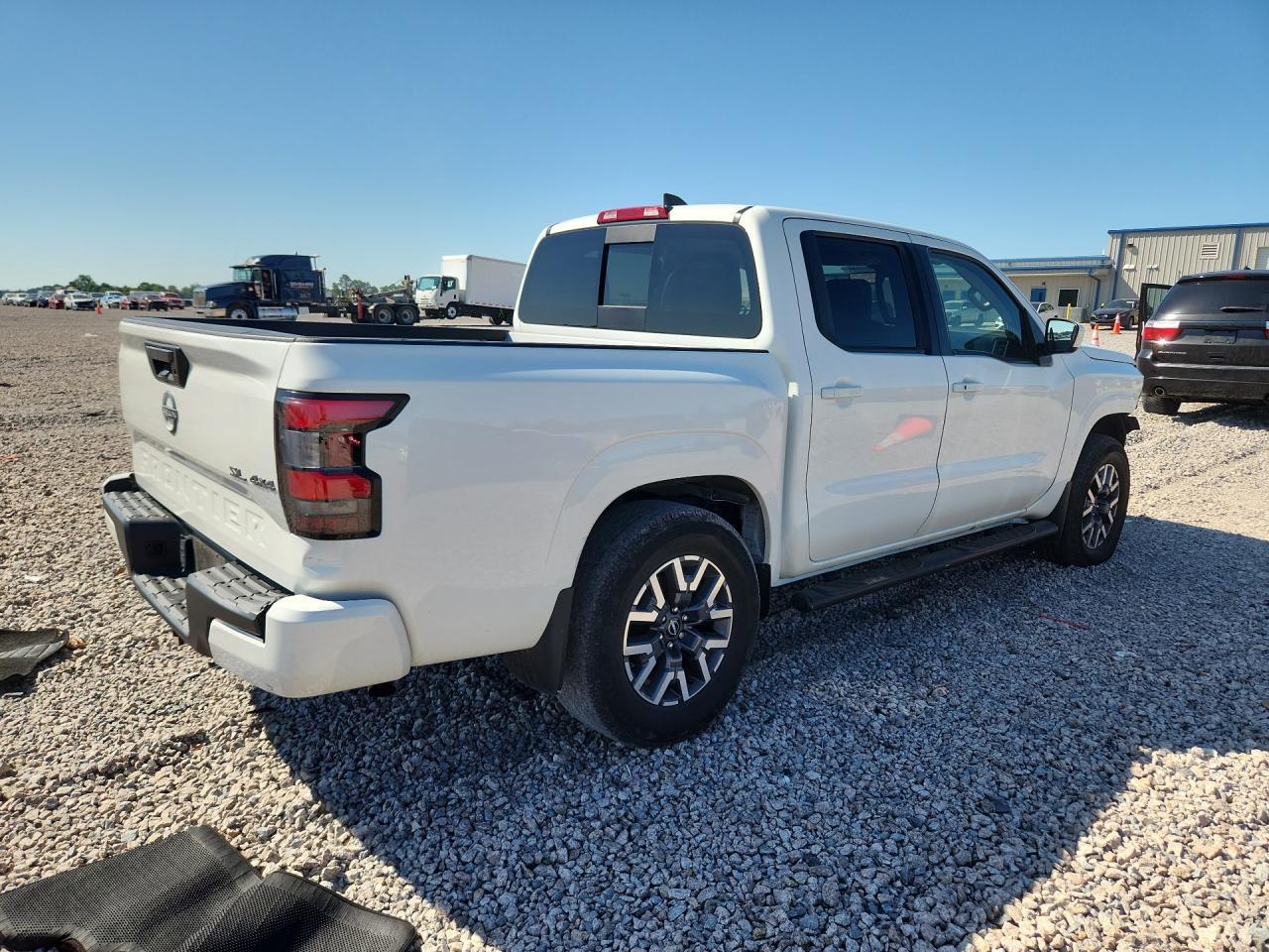 2024 NISSAN Frontier