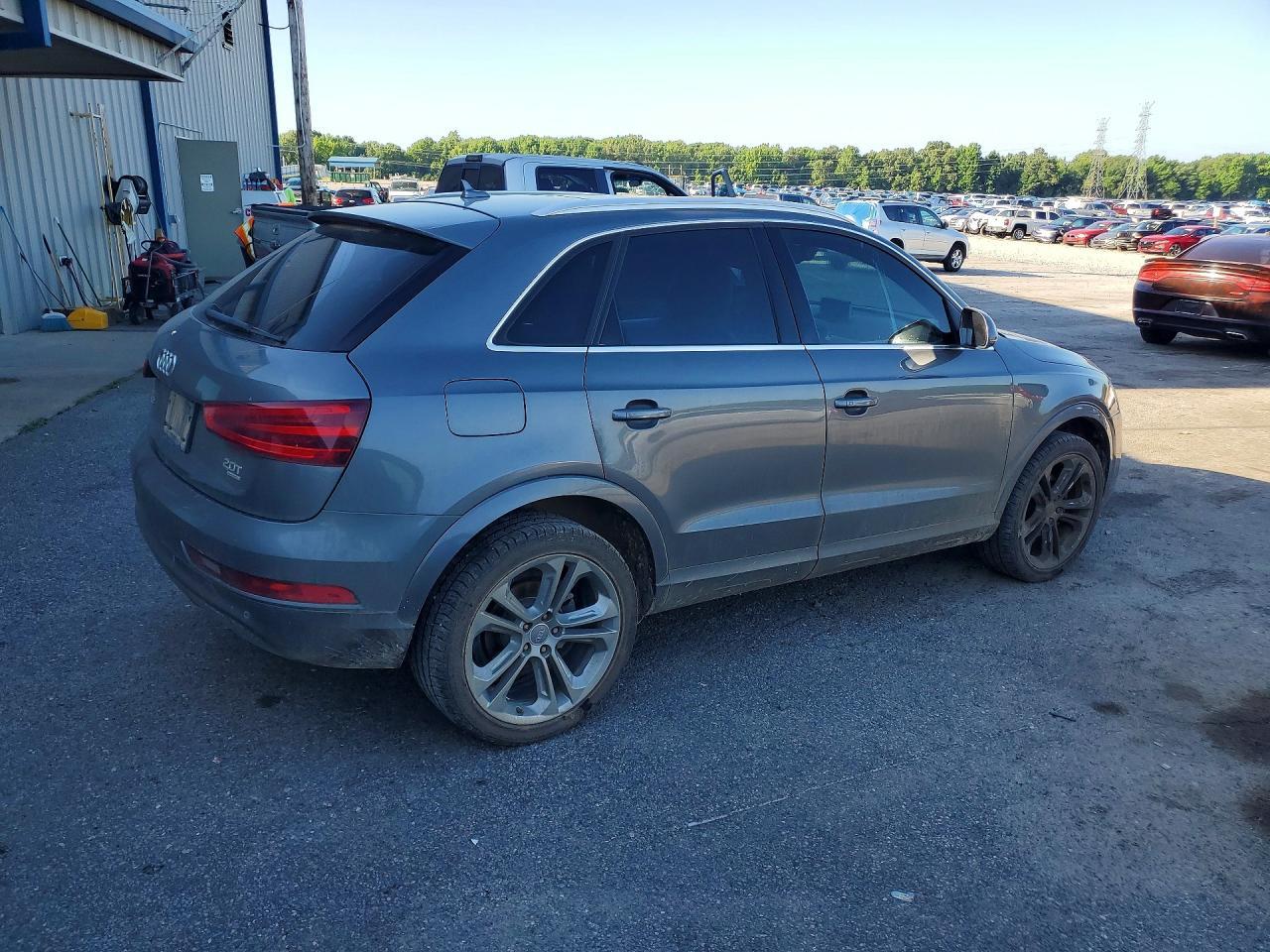2015 AUDI Q3