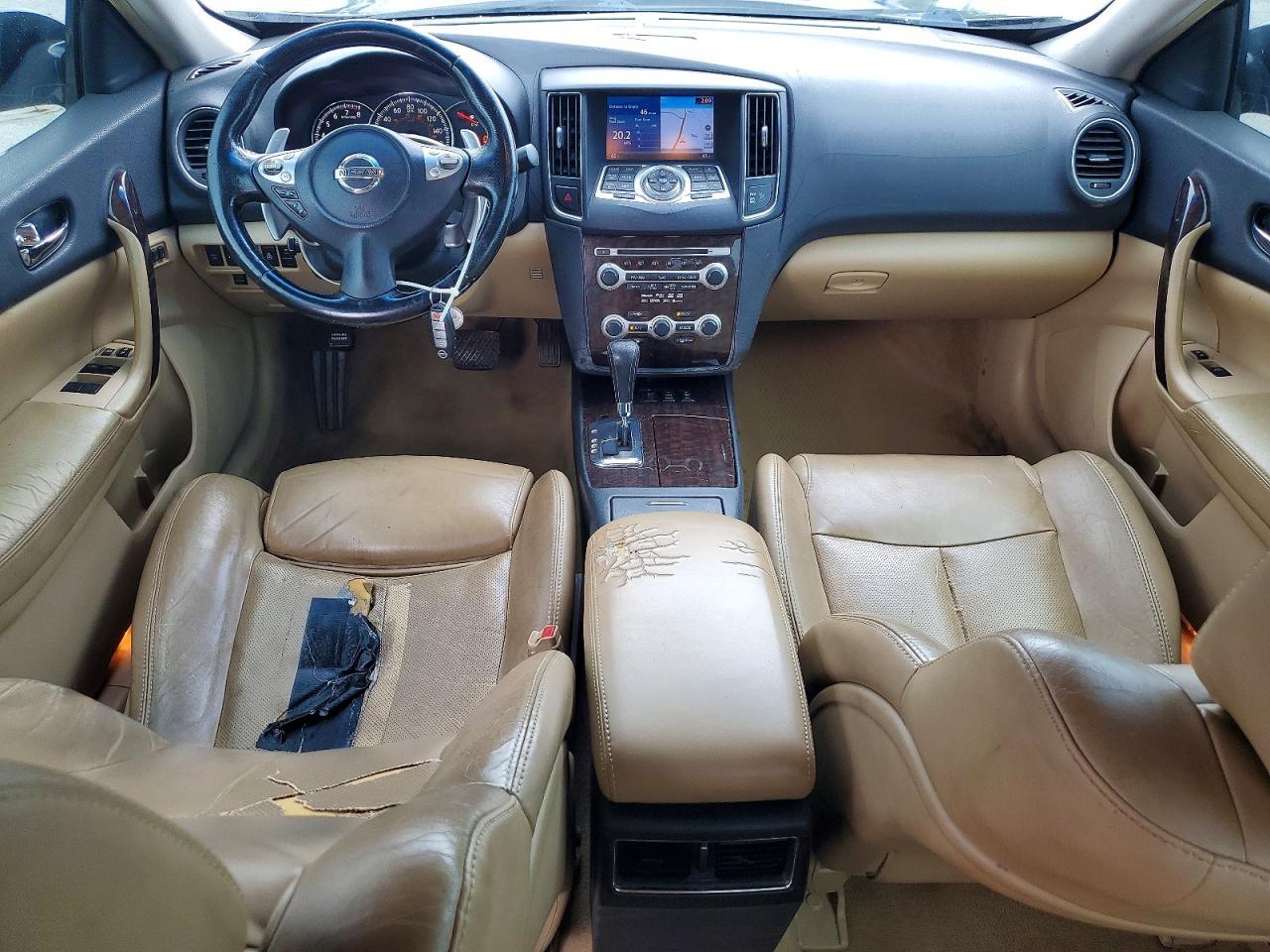 2010 NISSAN Maxima