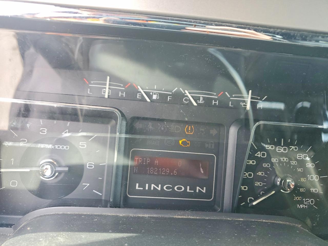 2010 LINCOLN Navigator