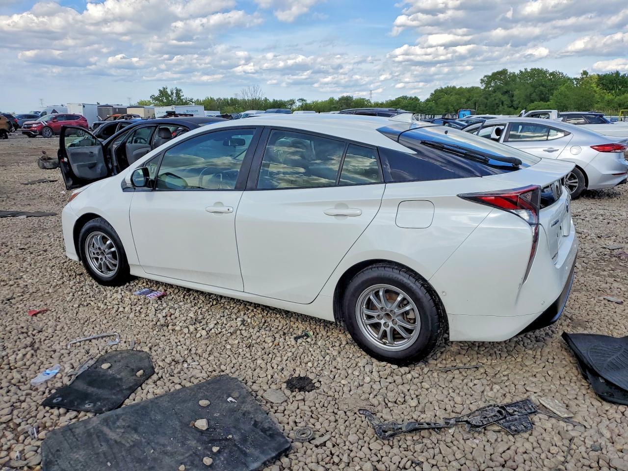 2017 TOYOTA PRIUS
