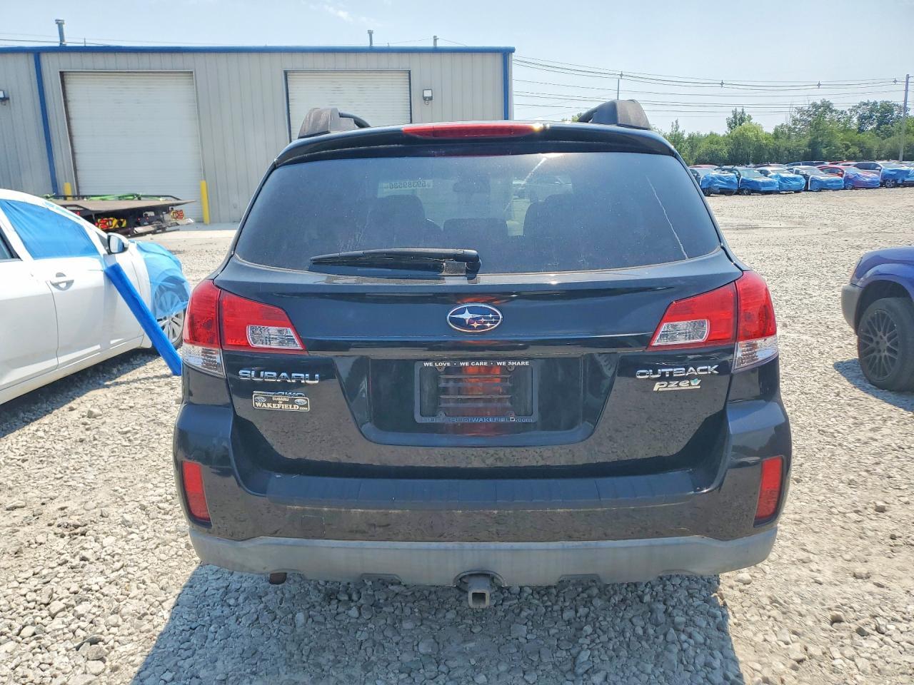 2010 SUBARU Outback