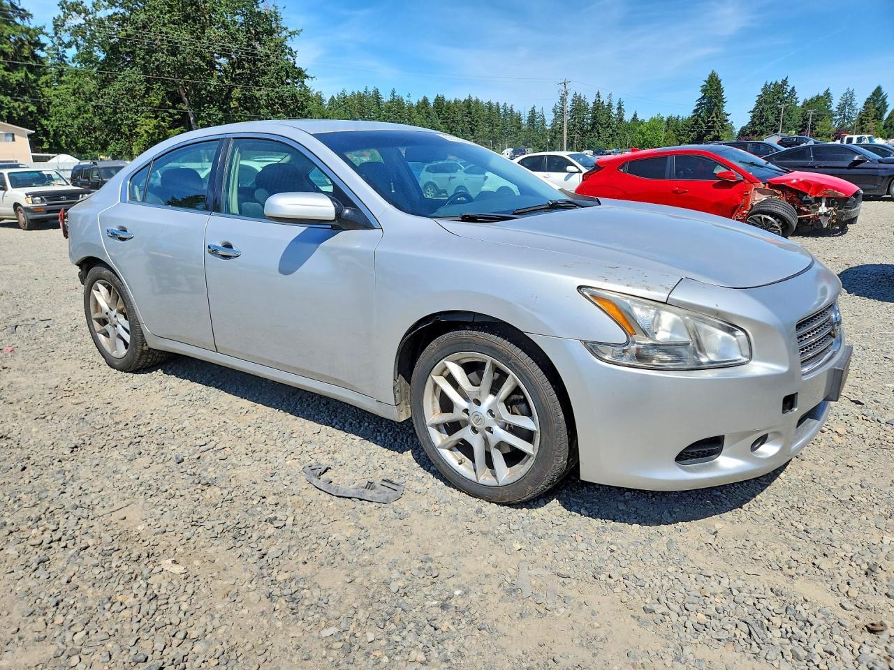 2011 NISSAN Maxima