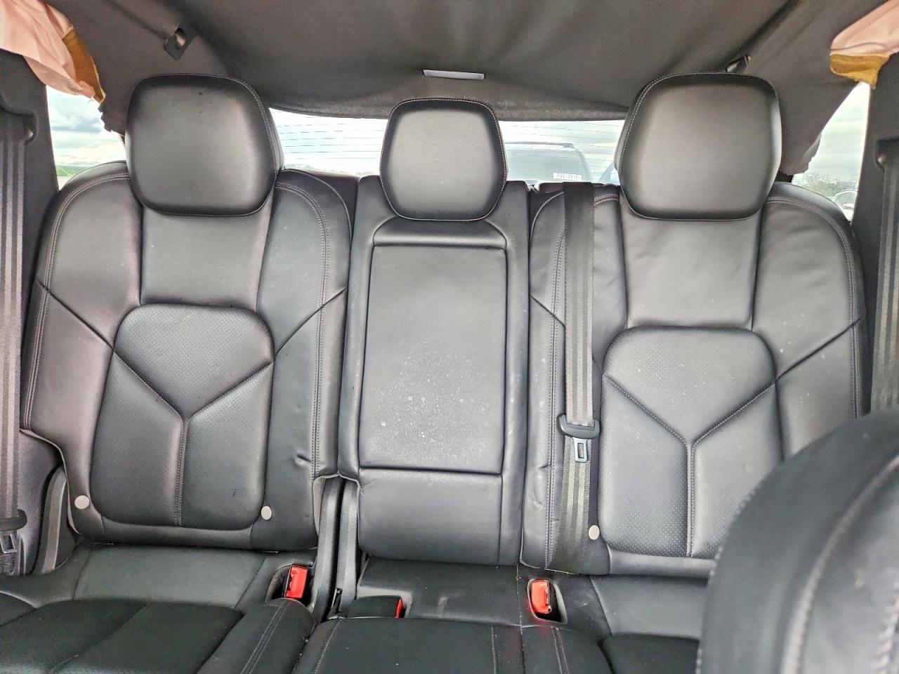 2014 PORSCHE CAYENNE