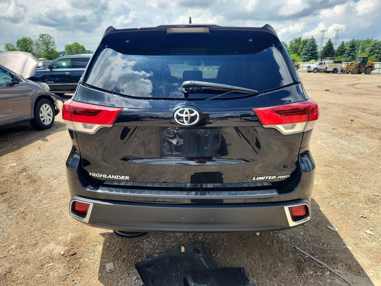 2018 TOYOTA HIGHLANDER