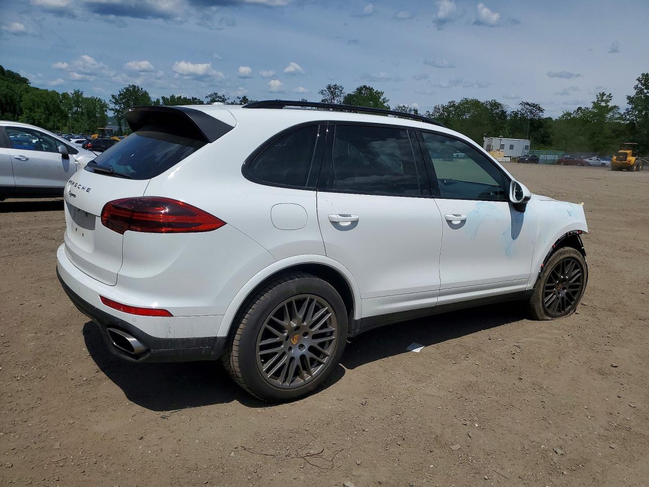 2017 PORSCHE CAYENNE