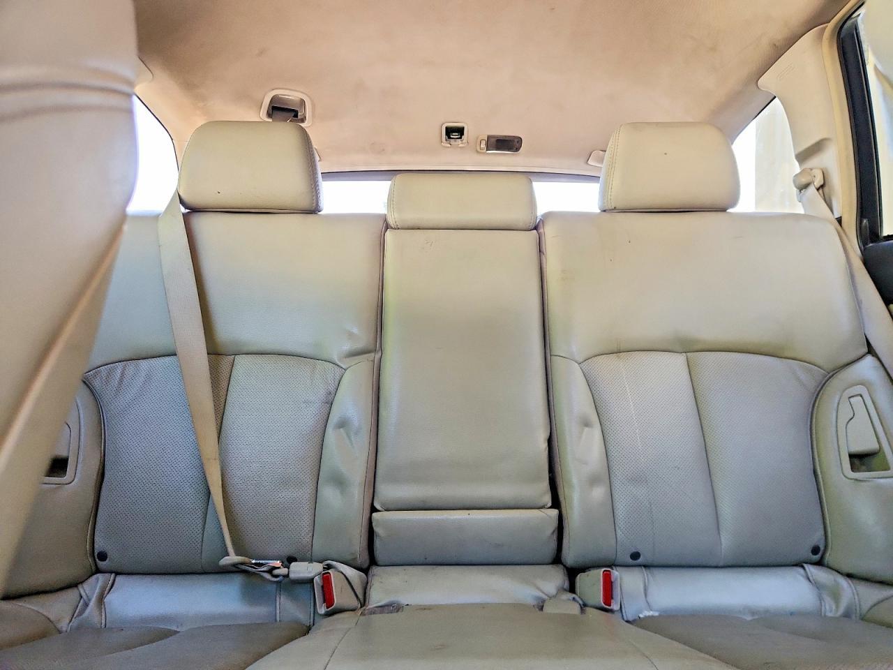 2013 SUBARU Outback