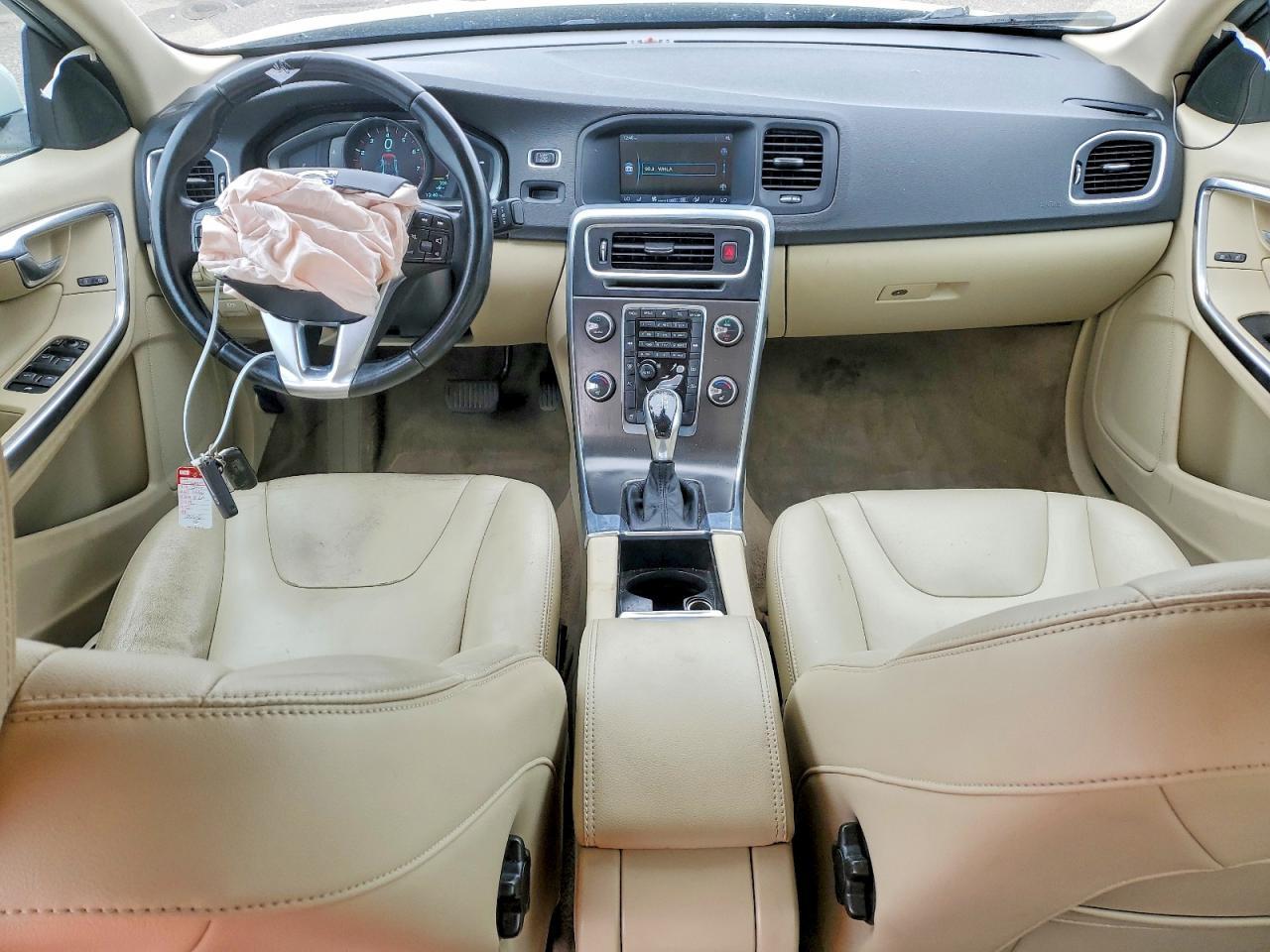 2015 VOLVO S60