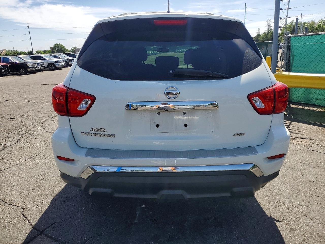 2017 NISSAN PATHFINDER