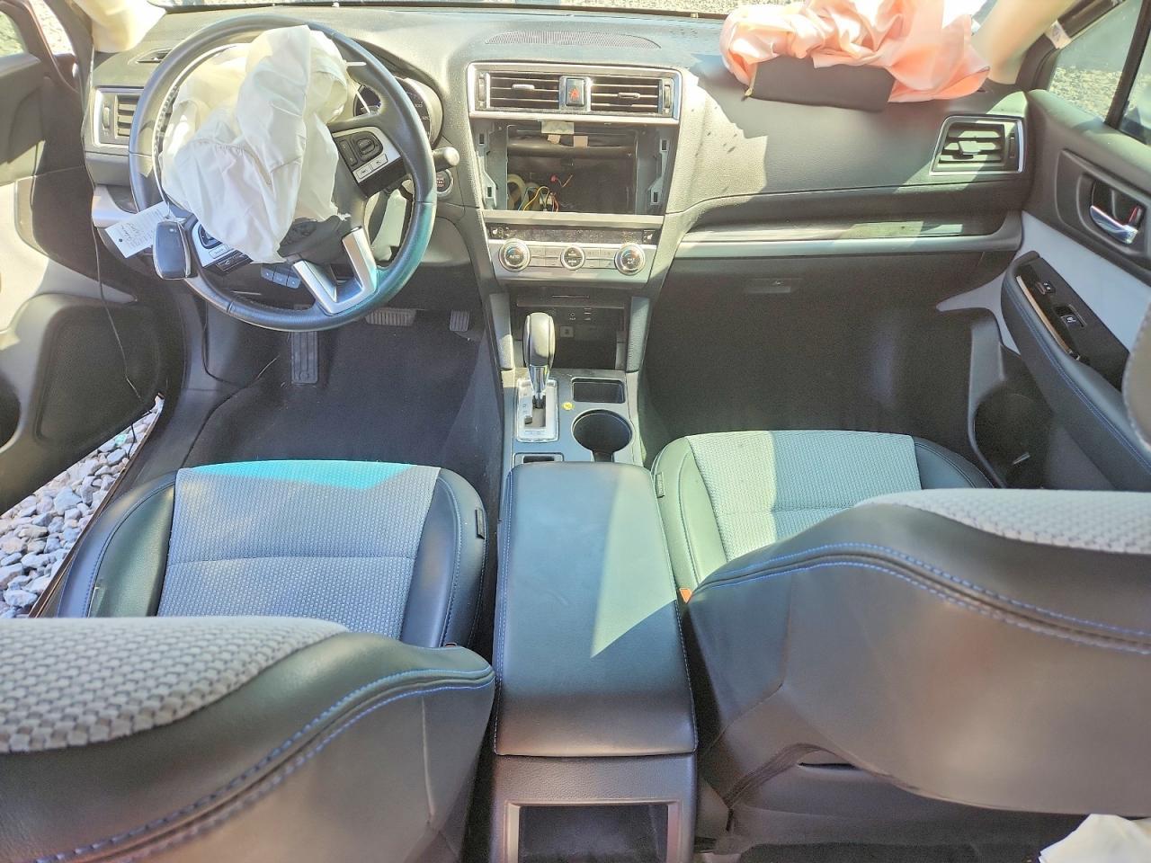 2017 SUBARU Legacy