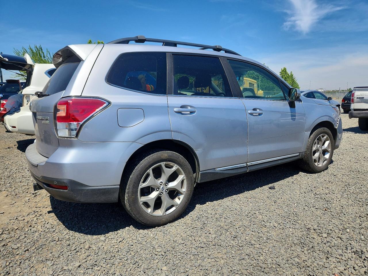 2017 SUBARU FORESTER
