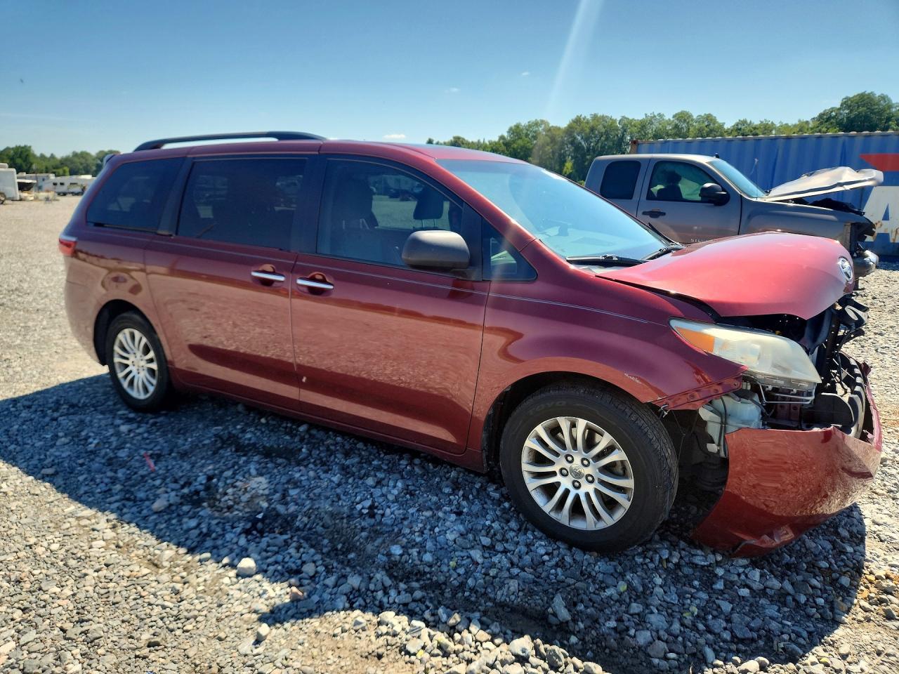 2015 TOYOTA SIENNA
