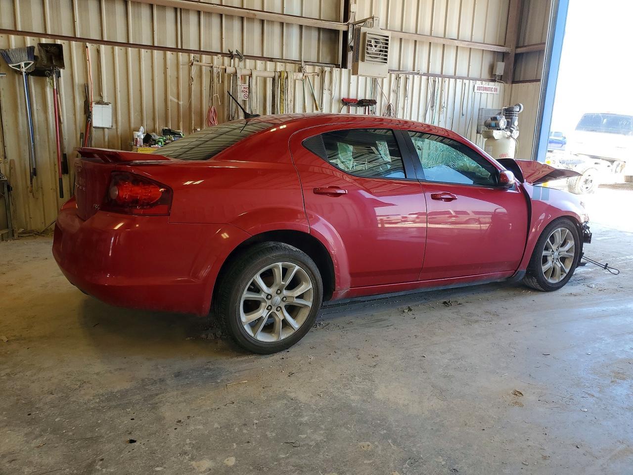 2013 DODGE Avenger