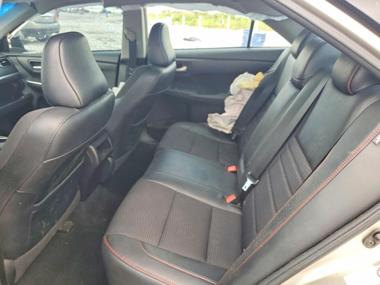 2016 TOYOTA CAMRY