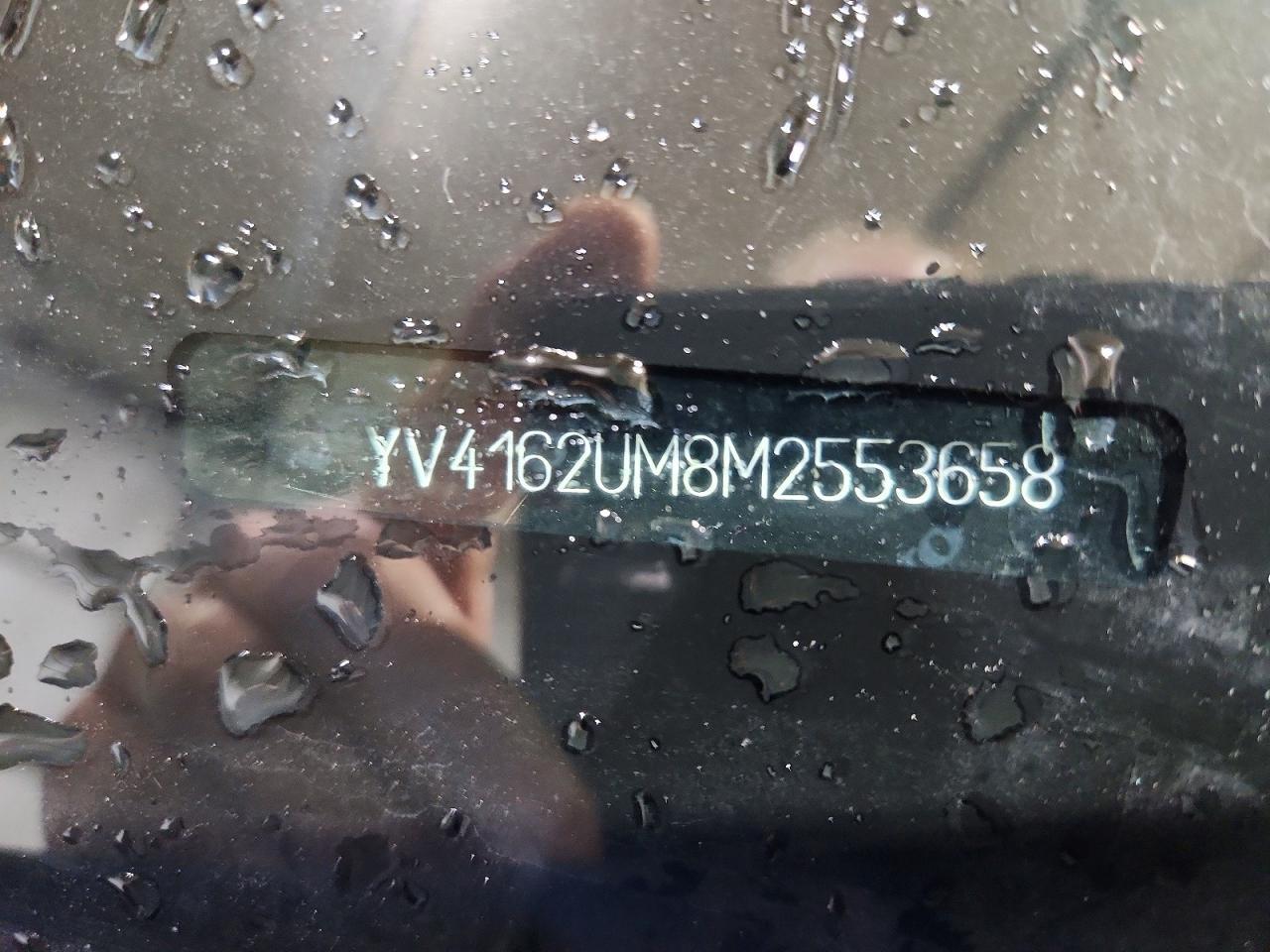 2021 VOLVO XC40