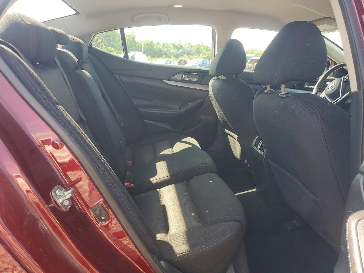 2017 NISSAN Maxima