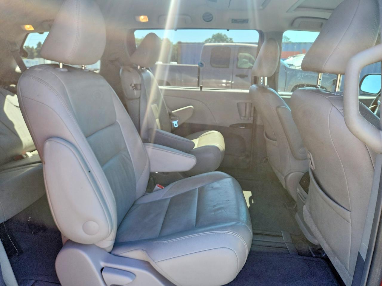 2015 TOYOTA SIENNA