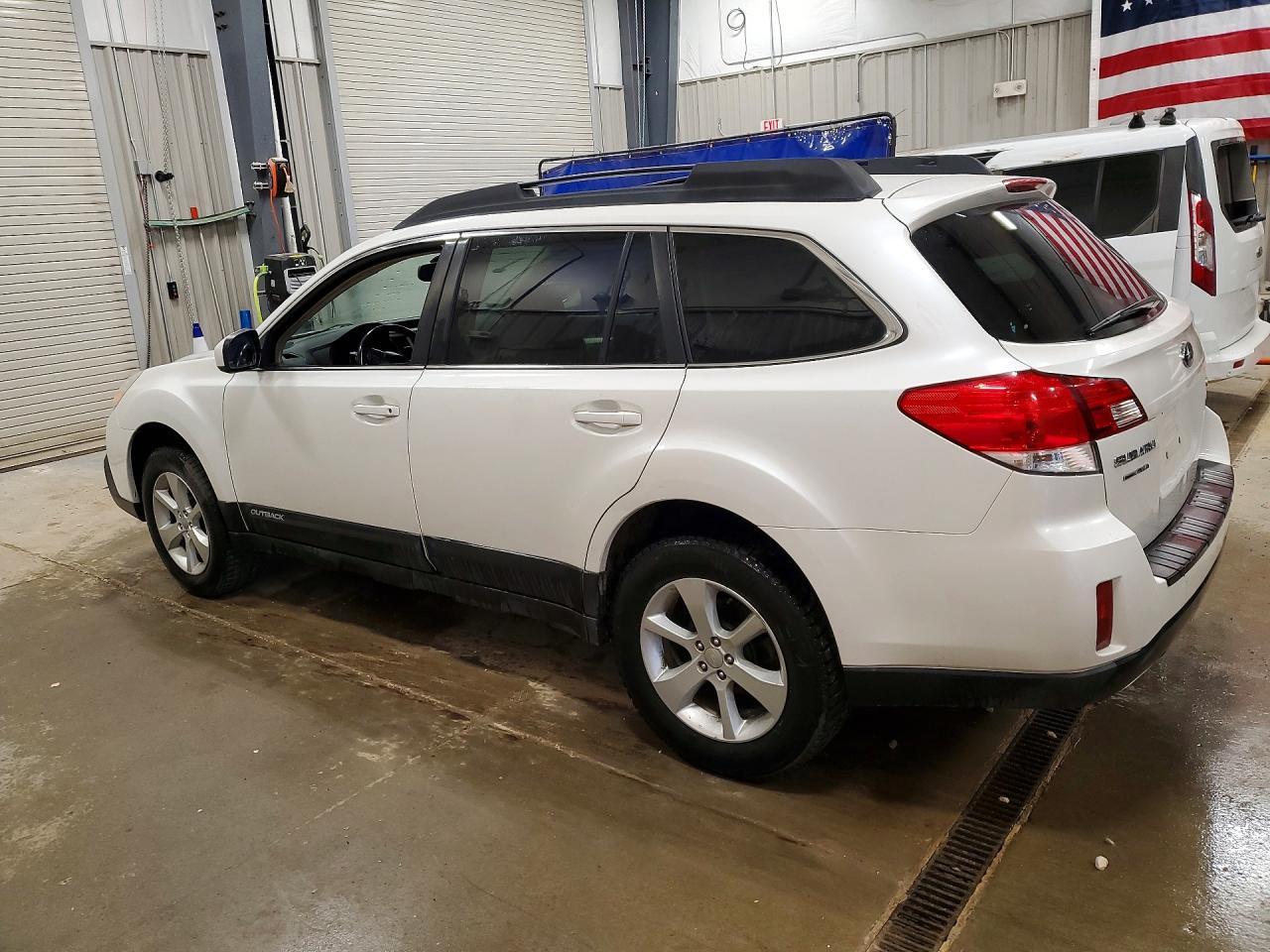 2013 SUBARU Outback