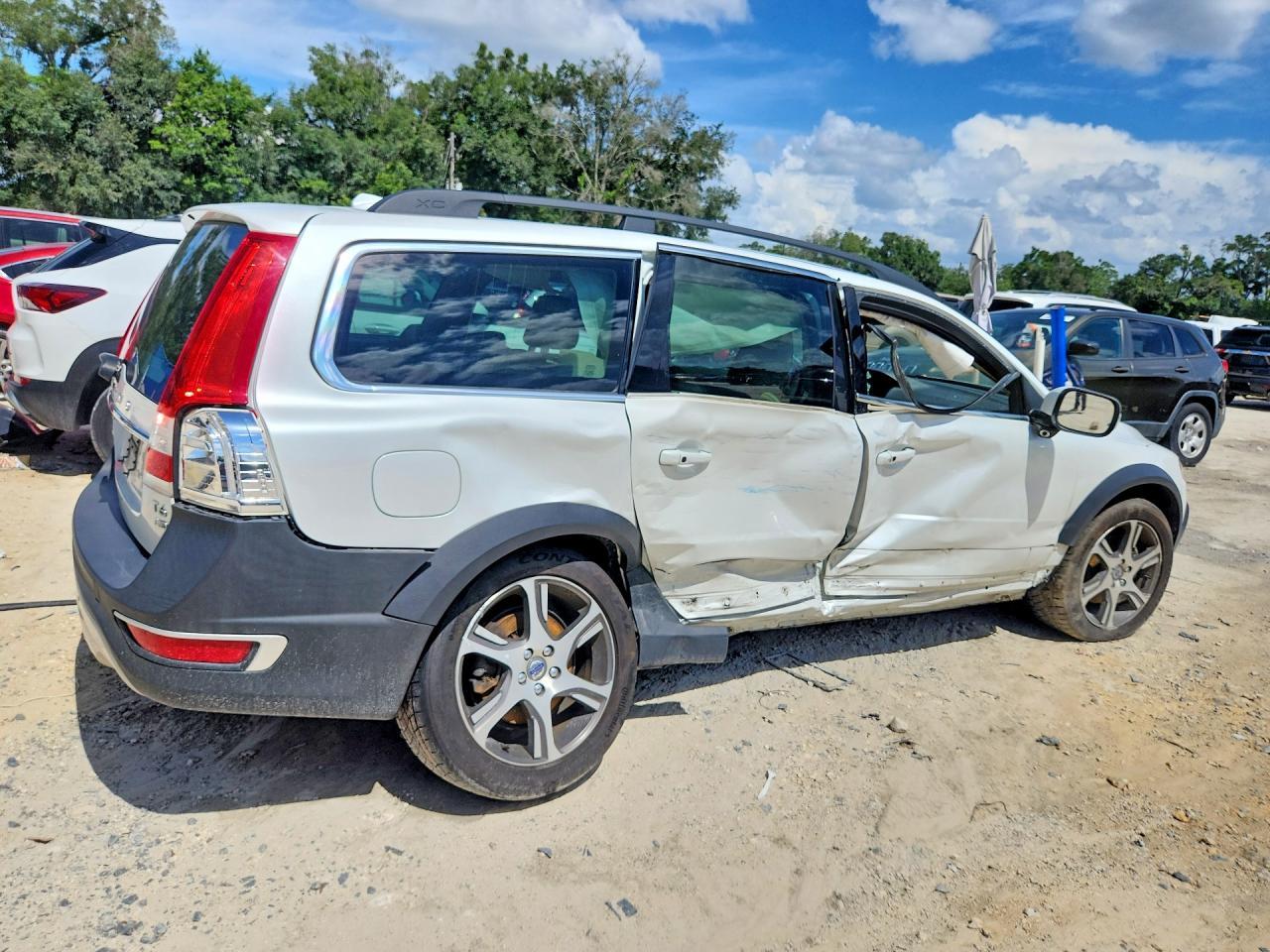 2015 VOLVO XC70