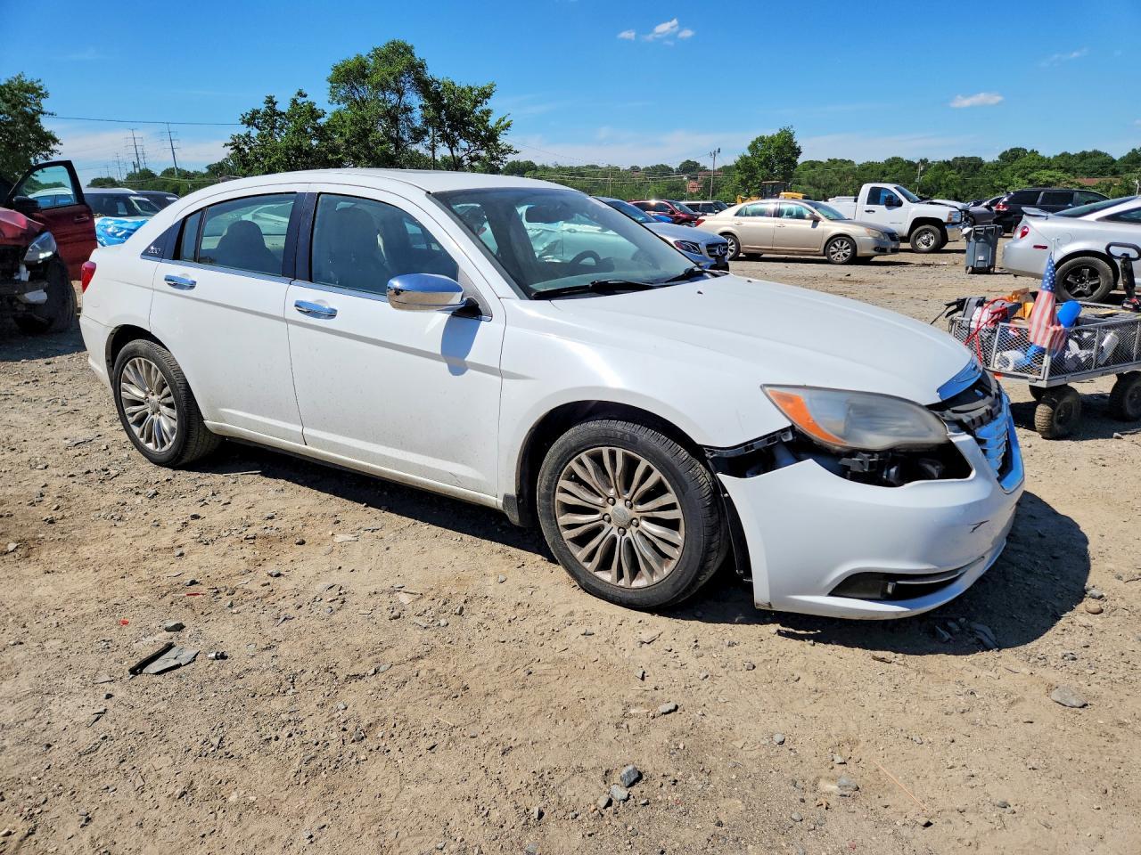 2013 CHRYSLER 200
