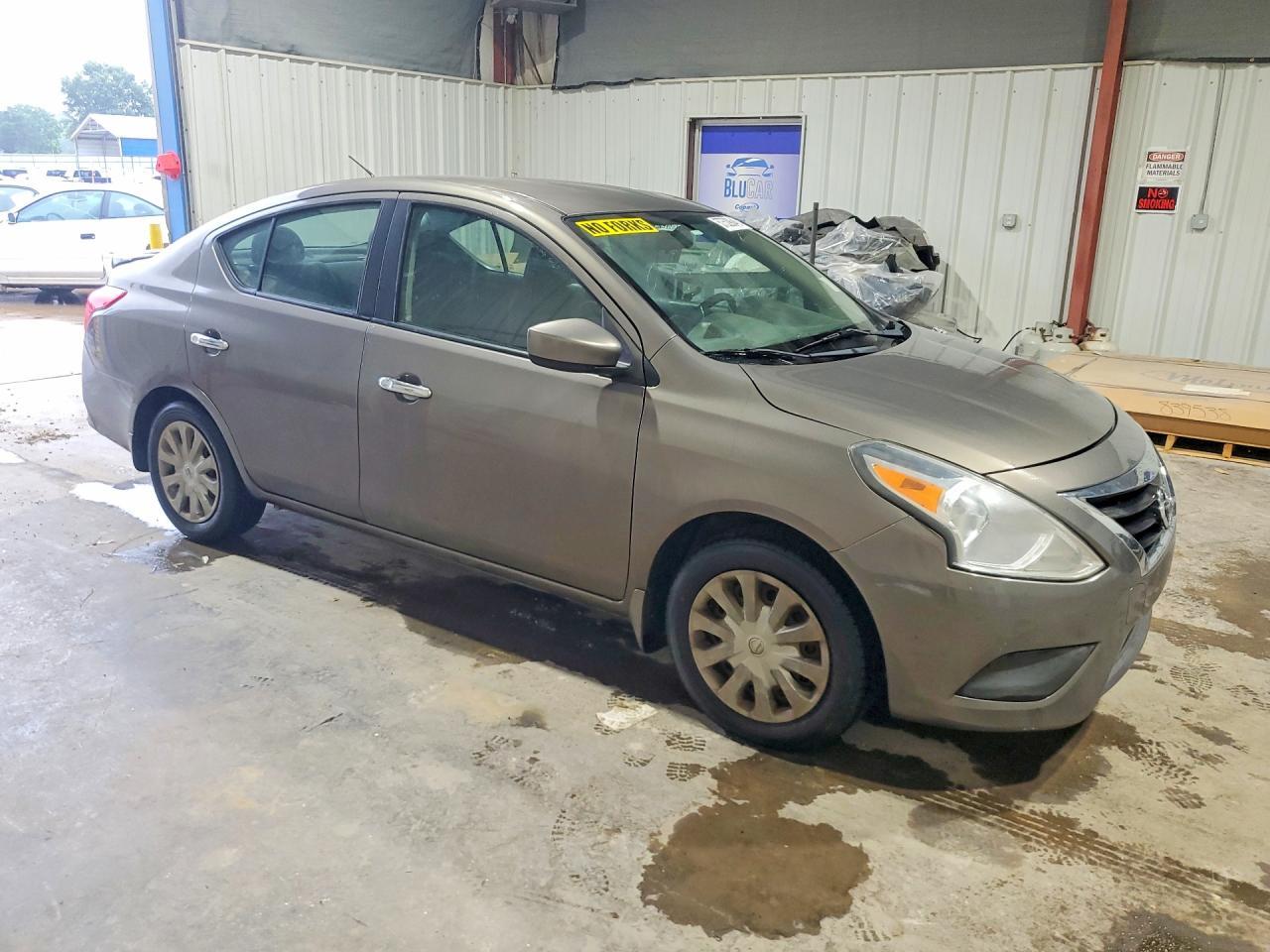 2015 NISSAN VERSA