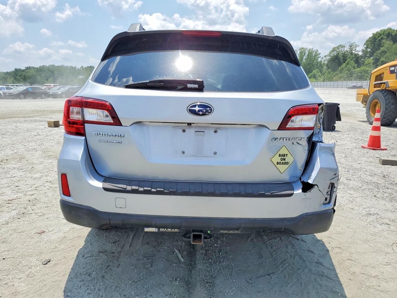 2015 SUBARU Outback