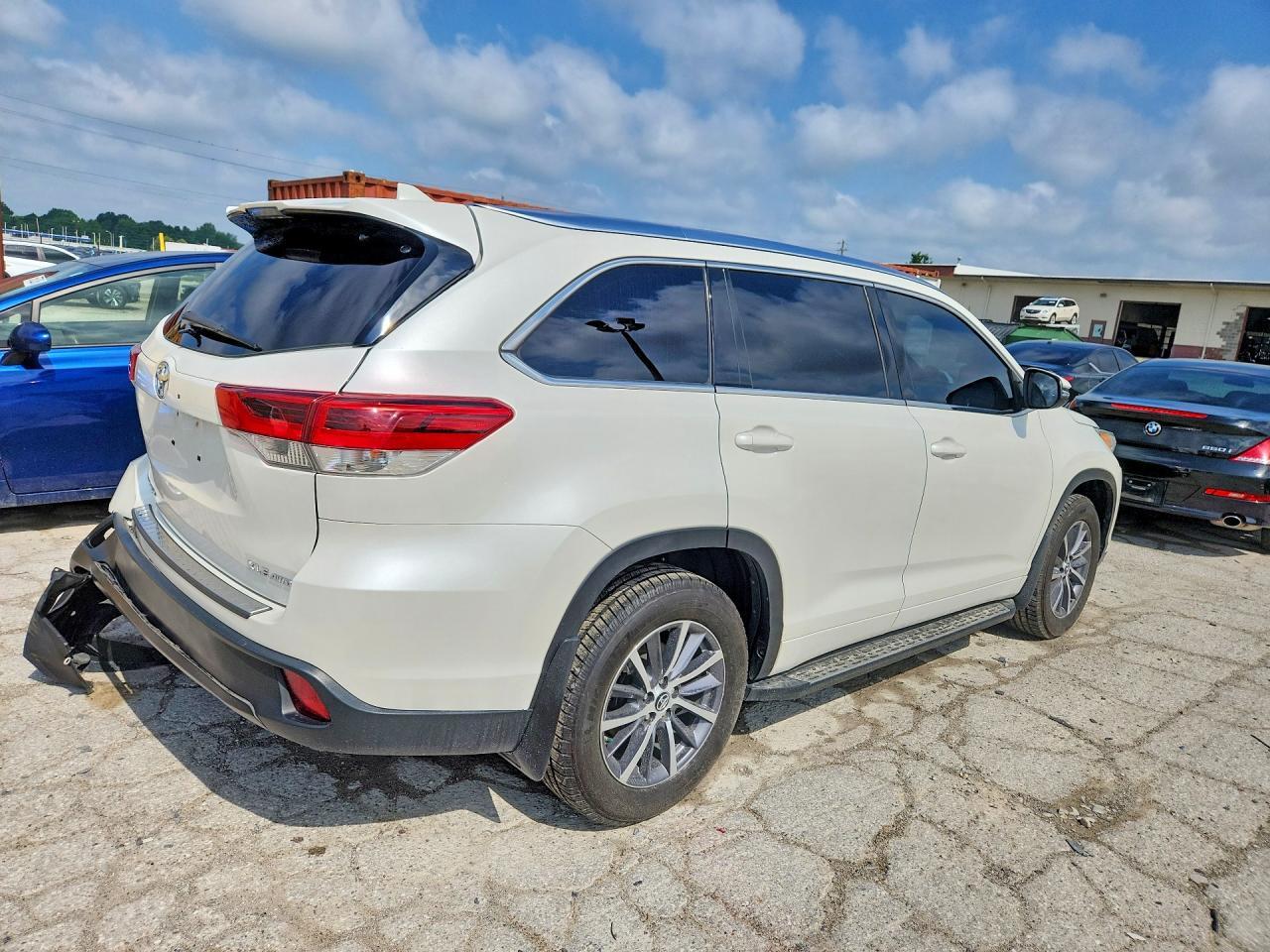 2018 TOYOTA HIGHLANDER