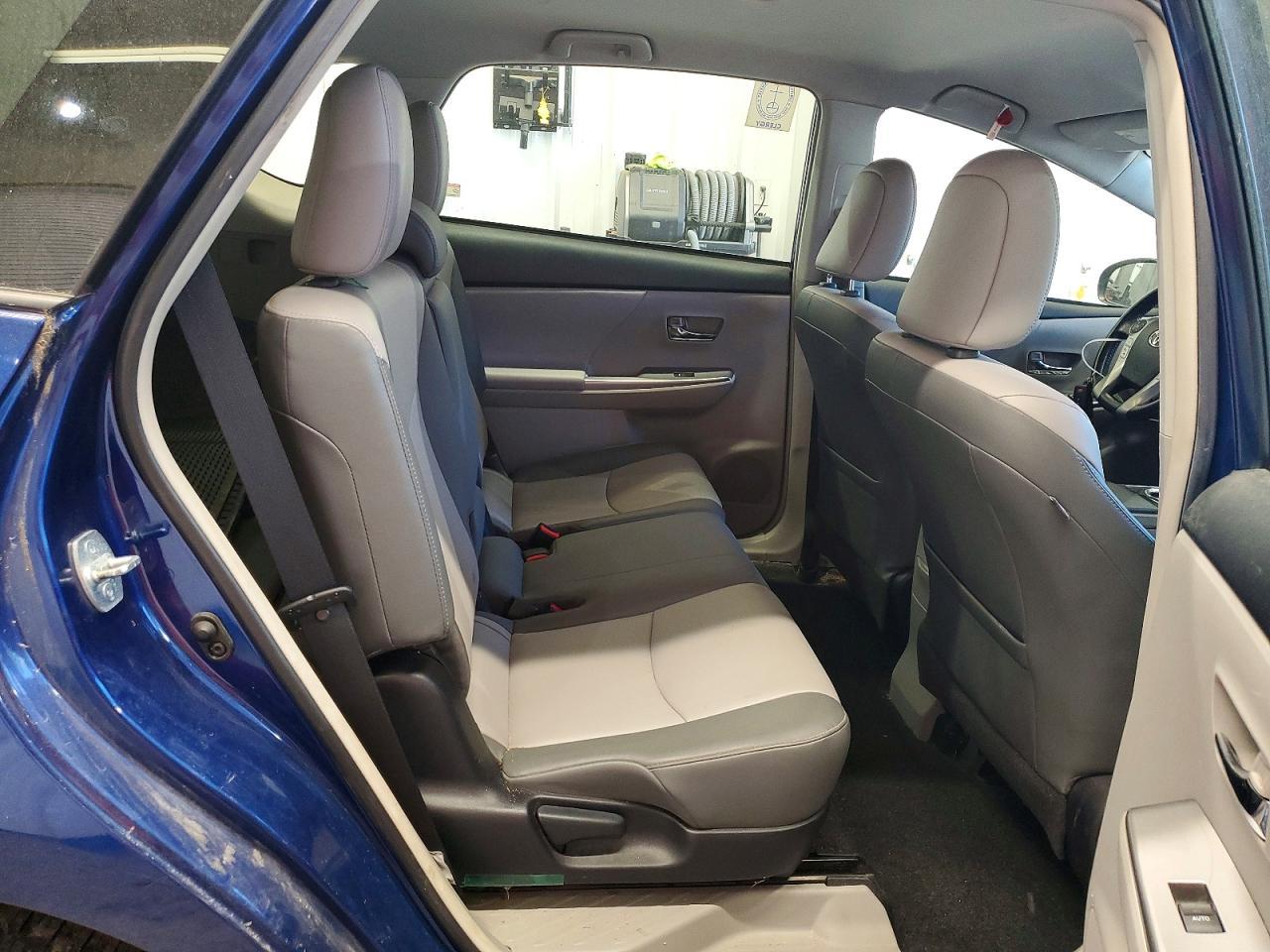 2017 TOYOTA PRIUS V