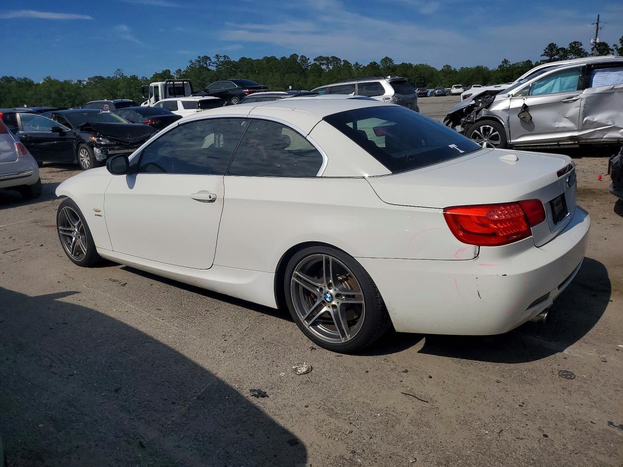 2011 BMW 3 SERIES