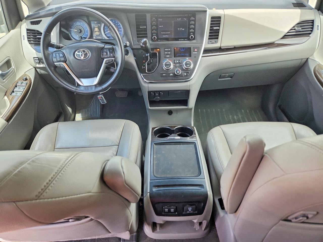 2018 TOYOTA SIENNA