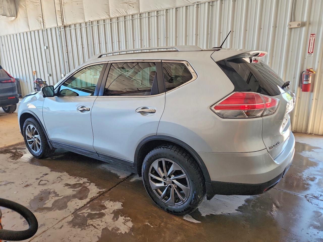 2015 NISSAN ROGUE