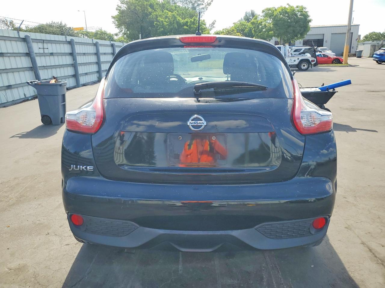 2015 NISSAN Juke