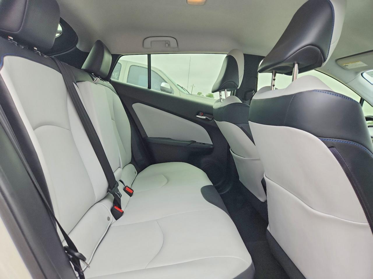2017 TOYOTA PRIUS
